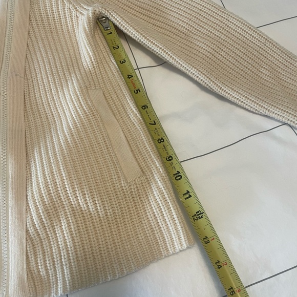 Athleta Sweater - size XS - Picture 9 of 10
